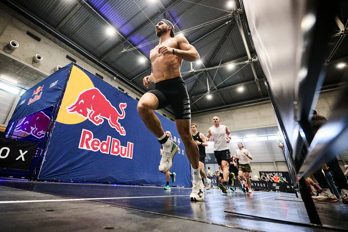 Rončević knackt 52 Minuten und schreibt HYROX Geschichte Alexander Rončević